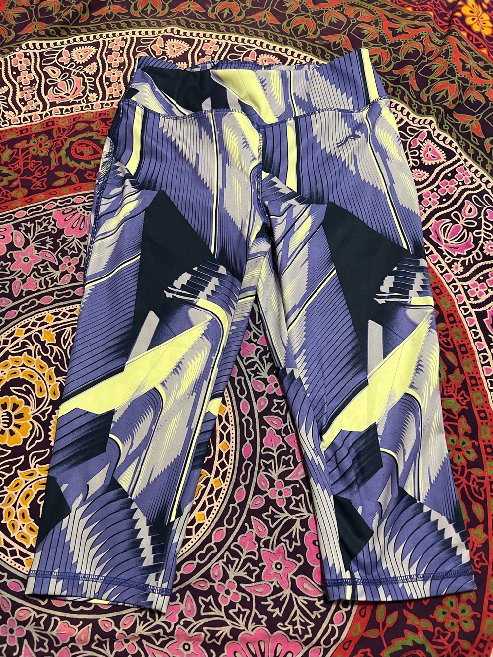 Abstract Purple & Yellow Athletic Capris size M